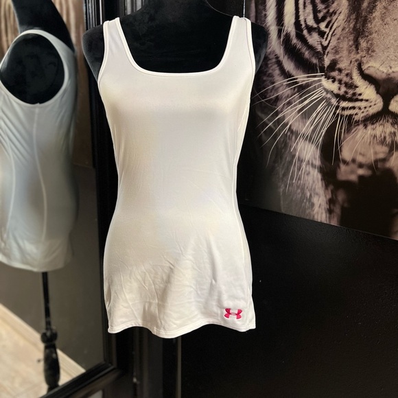 🔥3 for $25🔥 🩷🩷NWOT- WHITE UNDER ARMOUR TANK TOP SZ M🩷 - Picture 1 of 4